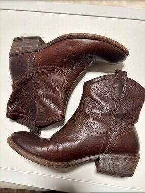 FRYE ankle boots, size 7